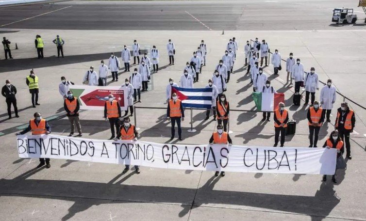 L'arrico dei medici cubani a Torino