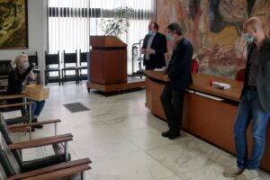 Coronavirus, i ristoratori di Carrara consegnano le chiavi al sindaco