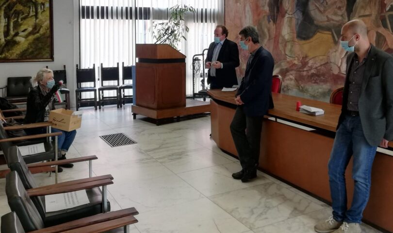 Coronavirus, i ristoratori di Carrara consegnano le chiavi al sindaco