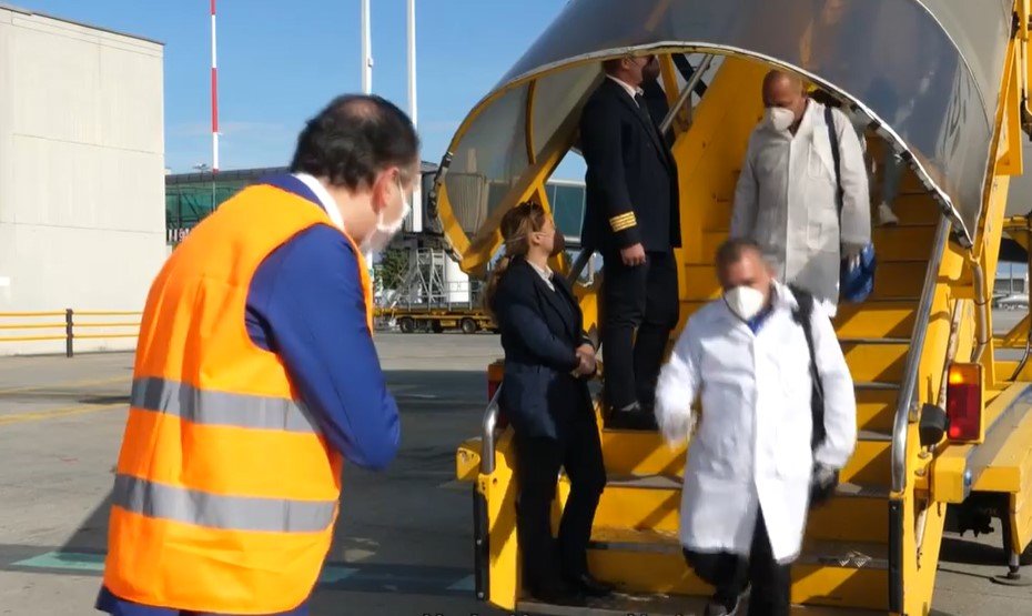 Il presidente della Regione Piemonte, Alberto Cirio, riceve i medici cubani