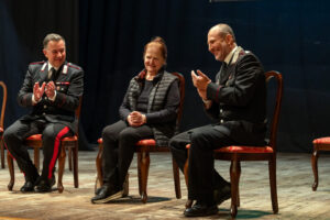 Carabinieri a scuola con i ragazzi_ Teatro Alfieri