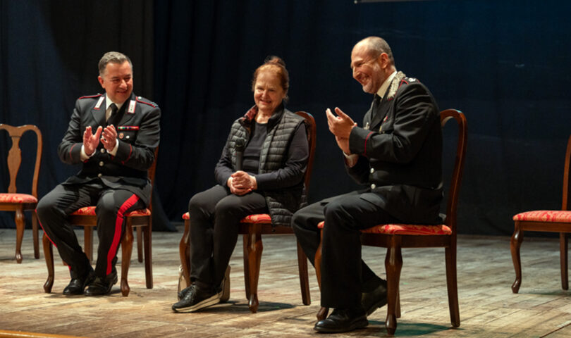 Carabinieri a scuola con i ragazzi_ Teatro Alfieri